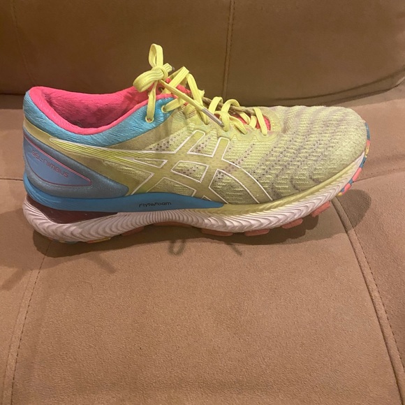 ASICS Gel Nimbus 22-Size 7.5 - Picture 5 of 9